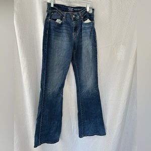 Women’s Levi Jeans